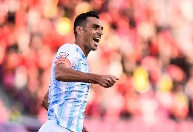 太阳报：安妮已经向沃克递交了离婚文件，他们已不再交谈